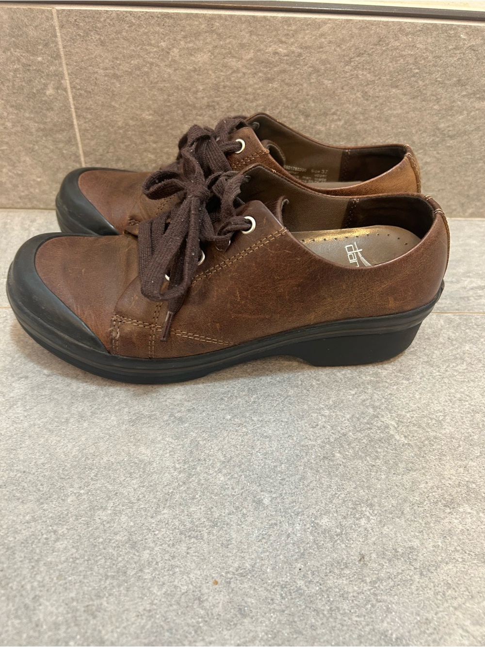 Dansko Brown Leather Lace-Up Comfort Shoes